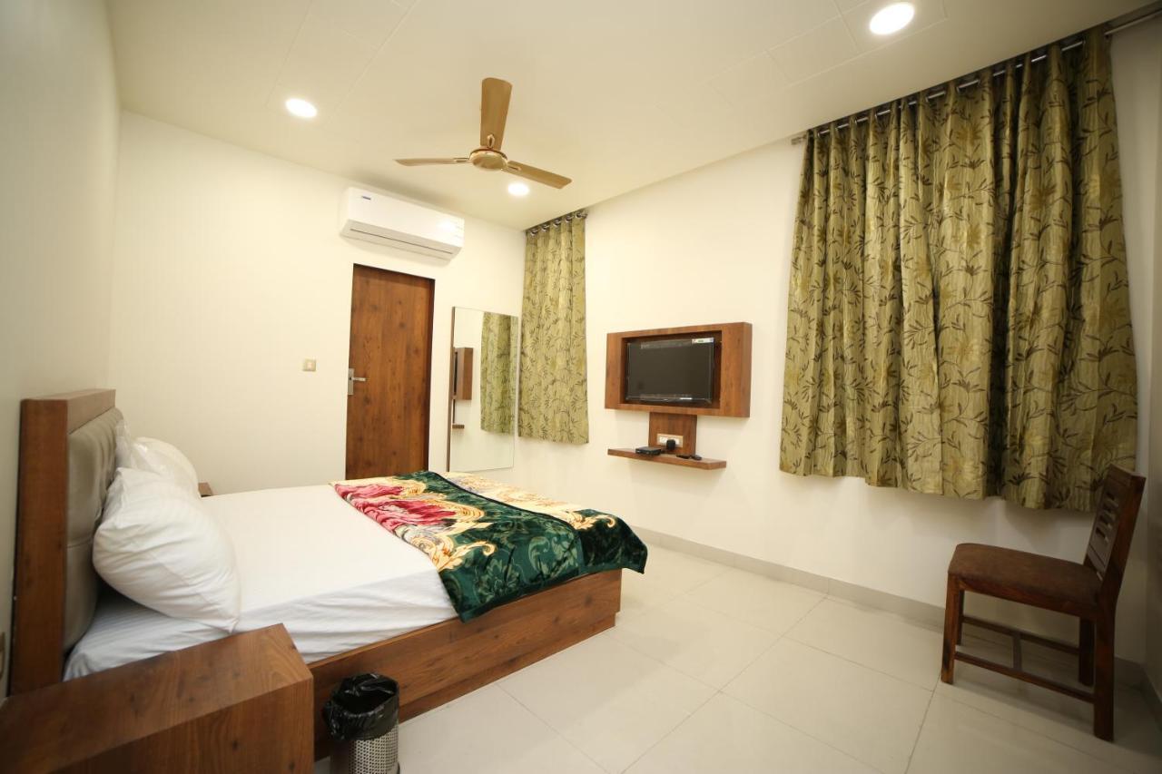 ג'איפור Hotel Devens מראה חיצוני תמונה